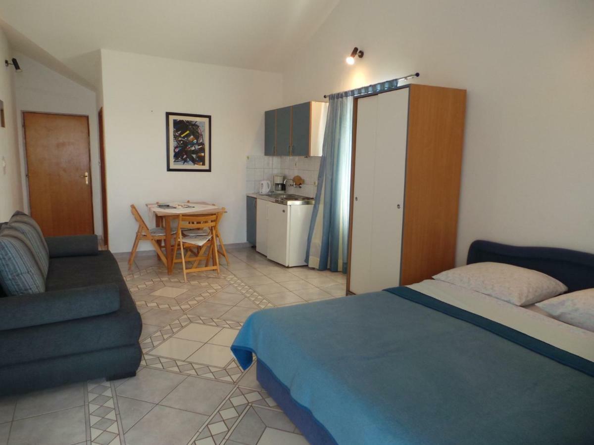 Apartmani Vjera Ribarica Exteriör bild