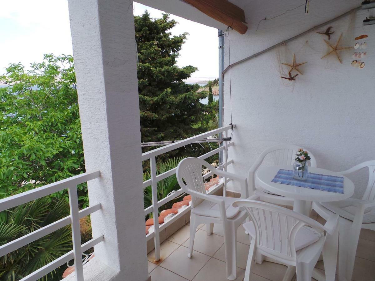 Apartmani Vjera Ribarica Exteriör bild